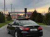 Toyota Camry 2018 годаүшін13 800 000 тг. в Сарыагаш – фото 2
