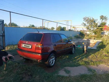 Volkswagen Golf 1993 года за 1 400 000 тг. в Уральск – фото 2