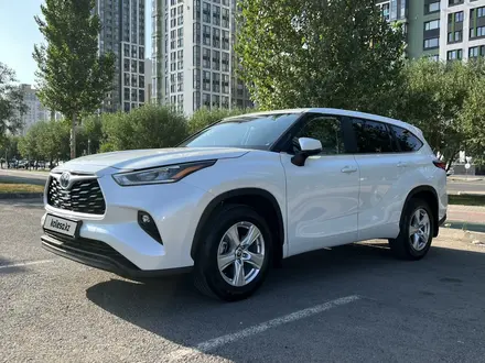 Toyota Highlander 2022 года за 23 500 000 тг. в Астана