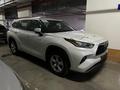 Toyota Highlander 2022 года за 23 500 000 тг. в Астана – фото 2