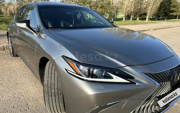 Lexus ES 250 2019 года за 19 800 000 тг. в Астана