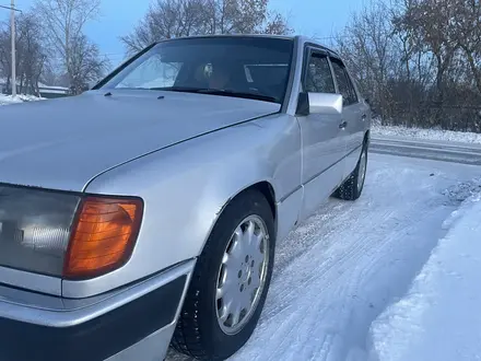 Mercedes-Benz E 300 1992 года за 2 000 000 тг. в Кокшетау