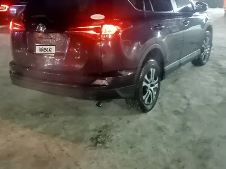 Toyota RAV4 2016 года за 6 500 000 тг. в Актобе – фото 8