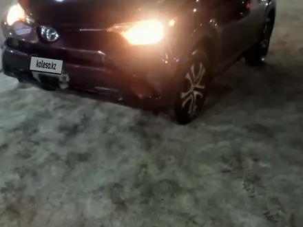 Toyota RAV4 2016 года за 6 500 000 тг. в Актобе – фото 10