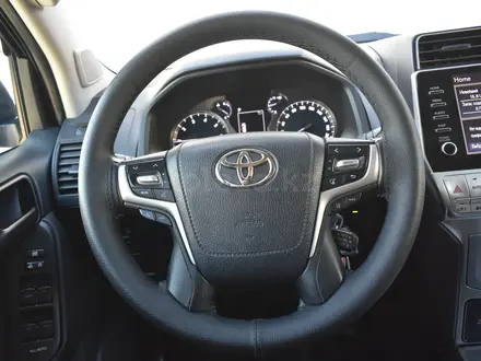 Toyota Land Cruiser Prado Comfort+ 2021 года за 22 200 000 тг. в Атырау – фото 11