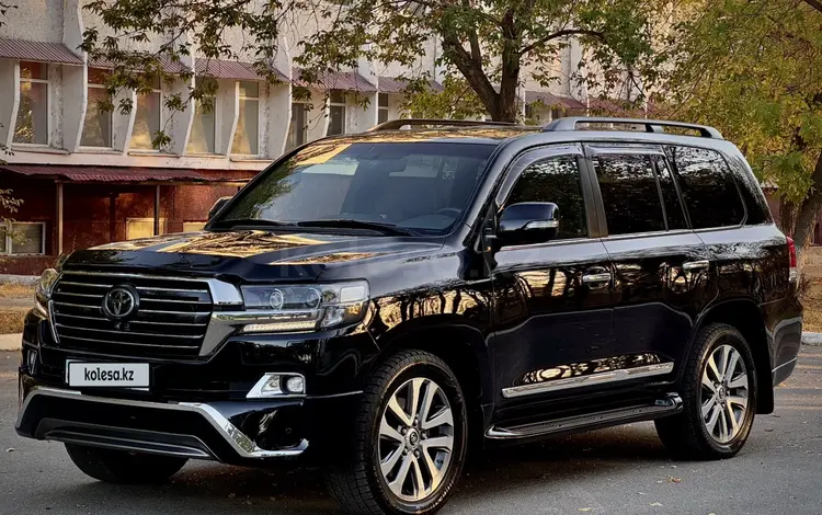 Toyota Land Cruiser 2017 года за 33 800 000 тг. в Алматы