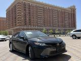 Toyota Camry 2018 года за 9 000 000 тг. в Актау – фото 2