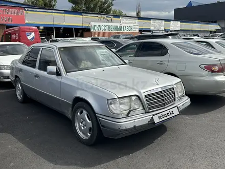 Mercedes-Benz E 320 1993 года за 1 800 000 тг. в Алматы – фото 2