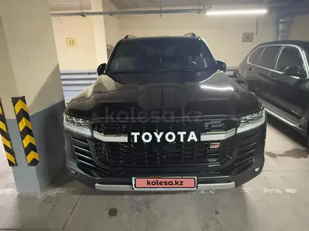 Toyota Land Cruiser 2023 года за 59 500 000 тг. в Астана