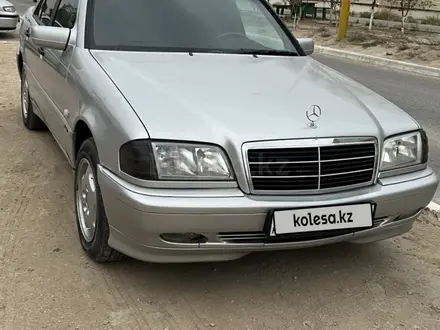 Mercedes-Benz C 200 1997 года за 3 300 000 тг. в Актау – фото 3