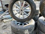 Диски вместе с Зимней резиной 225/65R17 за 1 000 тг. в Алматы