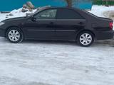 Toyota Camry 2004 года за 4 800 000 тг. в Уральск – фото 2