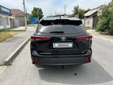 Toyota Highlander 2022 года за 25 700 000 тг. в Шымкент – фото 4
