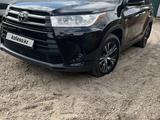 Toyota Highlander 2019 года за 15 800 000 тг. в Алматы – фото 2