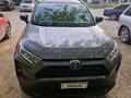 Toyota RAV4 2021 года за 13 000 000 тг. в Актобе – фото 2