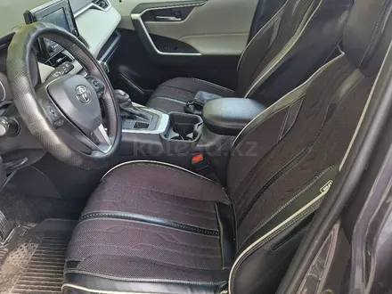 Toyota RAV4 2021 года за 13 000 000 тг. в Актобе – фото 7