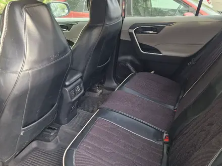 Toyota RAV4 2021 года за 13 000 000 тг. в Актобе – фото 8