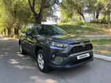 Toyota RAV4 2021 года за 15 700 000 тг. в Тараз – фото 2