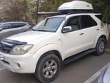 Toyota Fortuner 2005 годаүшін9 500 000 тг. в Актау