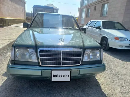 Mercedes-Benz E 220 1993 года за 2 200 000 тг. в Шымкент