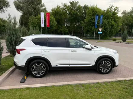 Hyundai Santa Fe 2023 года за 17 500 000 тг. в Алматы – фото 2