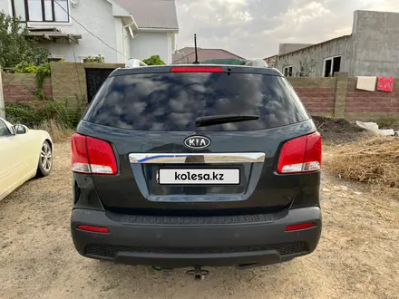 Kia Sorento 2012 года за 8 000 000 тг. в Атырау – фото 4