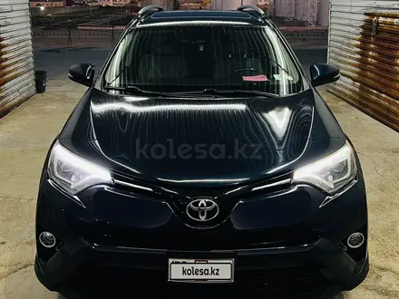 Toyota RAV4 2017 года за 9 200 000 тг. в Актау