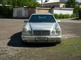 Mercedes-Benz E 320