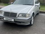 Mercedes-Benz C 180 1999 года за 2 400 000 тг. в Караганда – фото 3