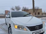 Toyota Camry 2012 года за 5 850 000 тг. в Уральск – фото 2