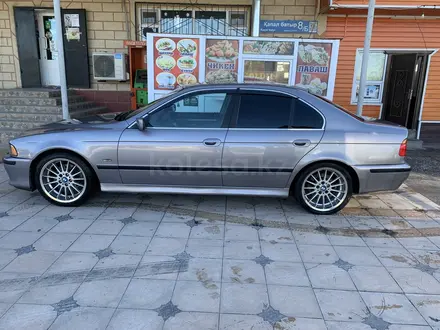 BMW 523 1998 года за 2 800 000 тг. в Шымкент – фото 3