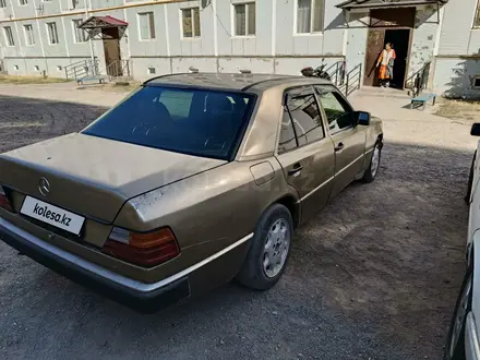 Mercedes-Benz E 230 1989 года за 900 000 тг. в Шу – фото 7