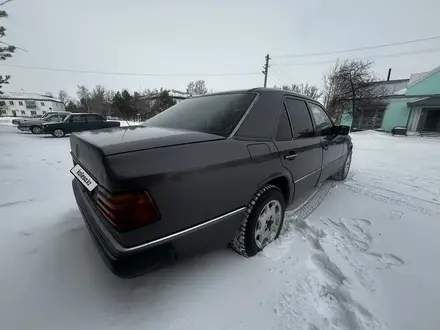 Mercedes-Benz E 200 1992 года за 1 500 000 тг. в Петропавловск – фото 20