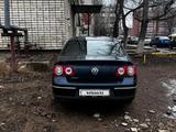 Volkswagen Passat 2006 года за 2 000 000 тг. в Уральск – фото 2