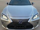 Lexus ES 300h 2019 года за 20 000 000 тг. в Алматы