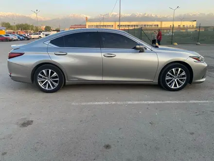 Lexus ES 300h 2019 года за 20 000 000 тг. в Алматы – фото 7