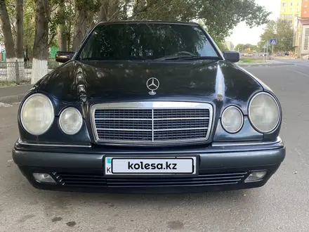 Mercedes-Benz E 200 1997 года за 3 200 000 тг. в Павлодар – фото 3