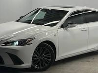 Lexus ES 350 2018 годаүшін18 800 000 тг. в Алматы