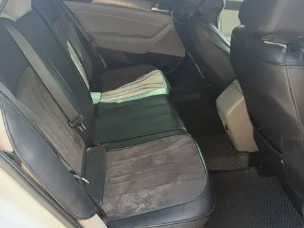 Hyundai Sonata 2017 года за 3 500 000 тг. в Актобе – фото 16