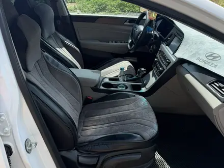 Hyundai Sonata 2017 года за 3 500 000 тг. в Актобе – фото 18