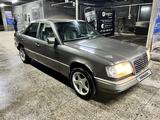 Mercedes-Benz E 200 1990 года за 1 500 000 тг. в Караганда – фото 2