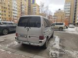 Volkswagen Caravelle 2001 годаүшін4 000 000 тг. в Астана – фото 2