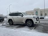 Toyota Land Cruiser 2023 годаfor51 000 000 тг. в Астана – фото 4