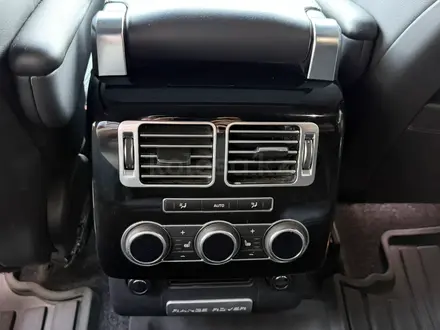 Land Rover Range Rover 2013 года за 21 000 000 тг. в Алматы – фото 11