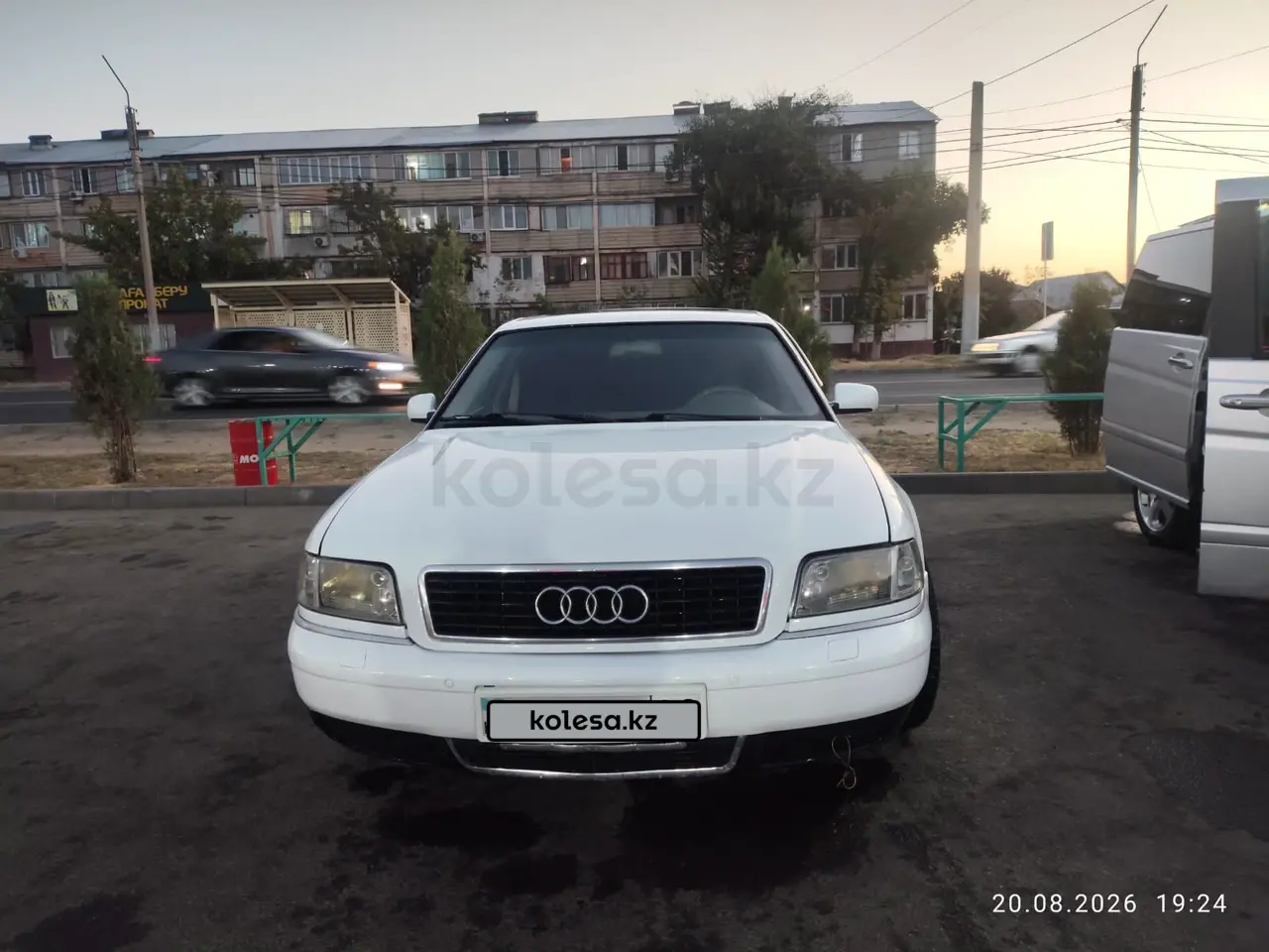 Audi A8, 1999