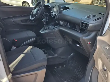 Toyota ProAce Verso 2024 года за 19 300 000 тг. в Алматы – фото 26