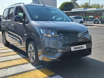 Toyota ProAce Verso 2024 года за 19 300 000 тг. в Алматы – фото 93