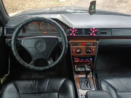 Mercedes-Benz E 320 1993 года за 2 500 000 тг. в Алматы – фото 6