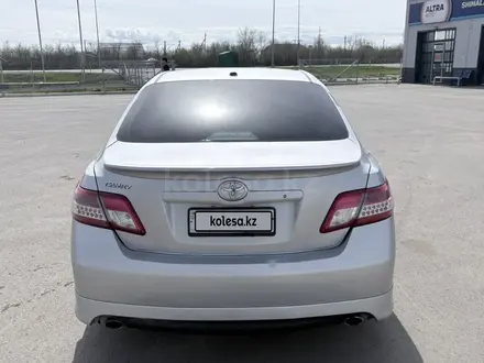 Toyota Camry 2011 года за 4 400 000 тг. в Уральск – фото 10