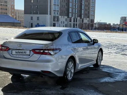 Toyota Camry 2023 года за 15 900 000 тг. в Караганда – фото 4